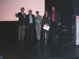 De izquierda a derecha: Dr. Mario Pistoni, Presidente de la AAOFM; Dr. Guillermo F. Godoy Esteves, Asesor Científico; Prof. Dra. Christine Fränkel; Dra. Nancy Sinagra, Presidente Subcomisión de Cursos de la AAOFM; Prof. Dr. Christopher Lux.